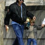 Johnny Depp poikansa John Kristopher Depp III: n kanssa