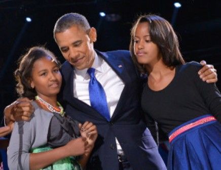 Обама с дъщерите си Малия и Наташа