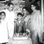 मोहम्मद रफ़ी अपनी पत्नी बिलकिस, और बच्चों यास्मीन, शाहिद और नसरीन के साथ