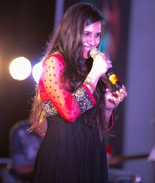Speváčka Nikhita Gandhi