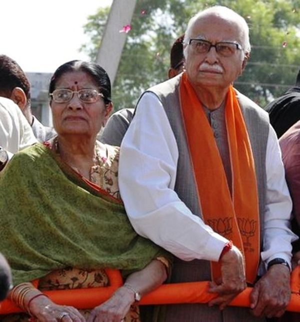 Kamla Advani con su esposo