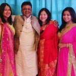Pawni Pandey bersama keluarganya