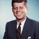 Pranešama, kad Zsa Zsa Gabor pasimatė su Johnu F. Kennedy