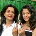 Anjana Om Kashyap với con gái