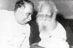 CN Annadurai (à gauche) et Periyar (à droite)