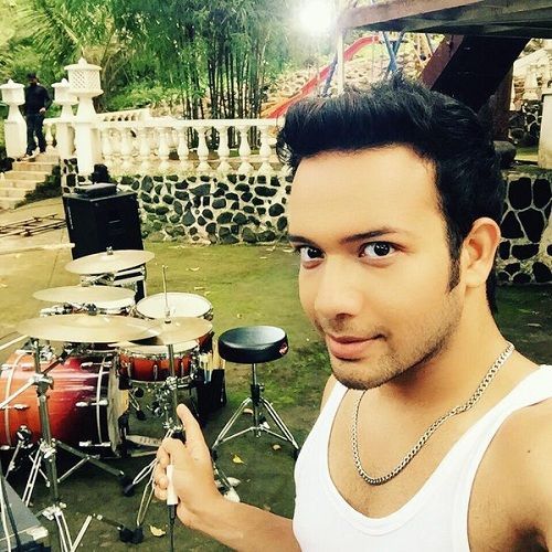 Keshav Dhanraj of band สนาม