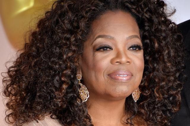 Oprah Winfrey ความสูงน้ำหนักอายุกิจการสามีชีวประวัติและอื่น ๆ