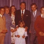 Ранд Пол с родителите си и братя и сестри