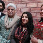 Zoya Akhtar bersama ayah, saudara laki-laki dan ibu tirinya
