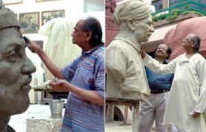 Ram V Sutar membuat patung