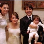 Tomas Cruise'as su buvusia žmona Katie Holmes ir jo vaikais