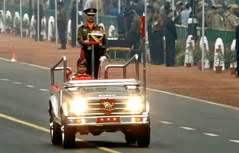 Manoj Mukund Naravane como o Comandante da Parada do Dia da República 2017