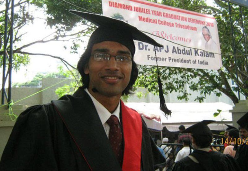 Sriram Venkitaraman na jego ukończeniu