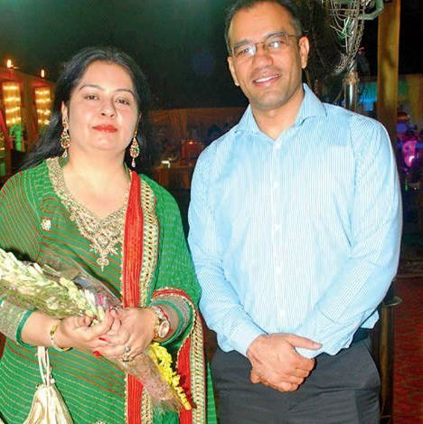 IPS Navniet Sekera sa suprugom Pujom Sekerom