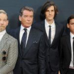 Pierce Brosnan sa sinovima