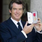 Pierce Brosnan nagrađen je OBE-om
