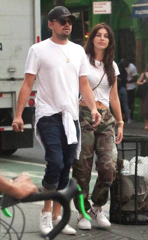 Leonardo-DiCaprio tyttöystävänsä Camila Morronen kanssa