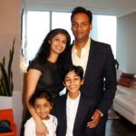 Rohan Chand con su familia