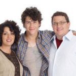 Nick Jonas vanhempiensa kanssa