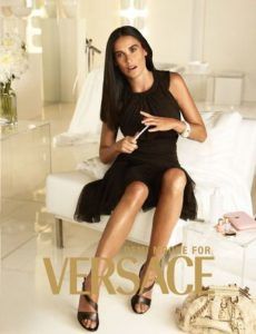 Demi Moore pour Versace