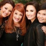 Demi-Lovato avec sa mère et ses deux sœurs