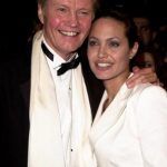 Angelina Jolie babasıyla birlikte
