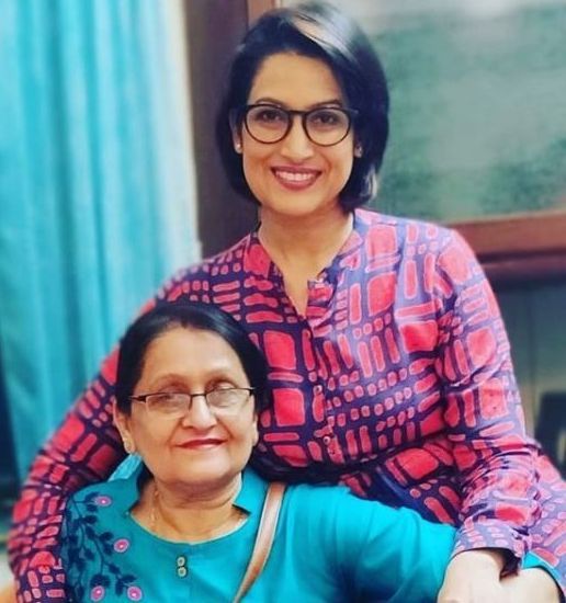 Swati Kumari com a mãe