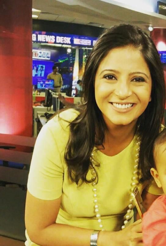 Ayesha Faridi (presentadora de noticias) Altura, peso, edad, biografía, esposo, hijos, familia y más