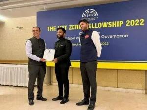   Vikraman Radhakrishnan galardonado con una beca neta cero por la Escuela de Política y Gobernanza