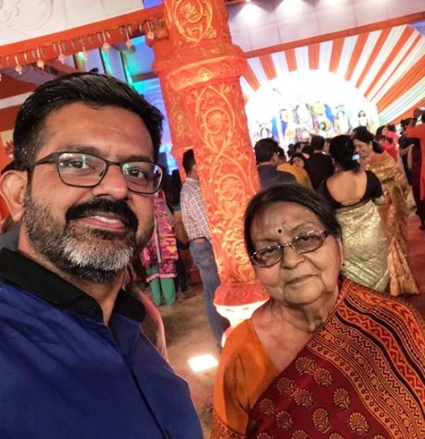 Sumit Awasthi mit seiner Mutter