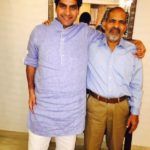 Sudhir Chaudhary sa svojim ocem