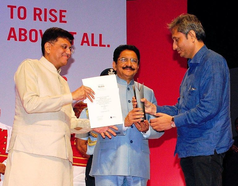 रवीश कुमार को मुंबई प्रेस क्लब द्वारा वर्ष का सर्वश्रेष्ठ पत्रकार का पुरस्कार मिला