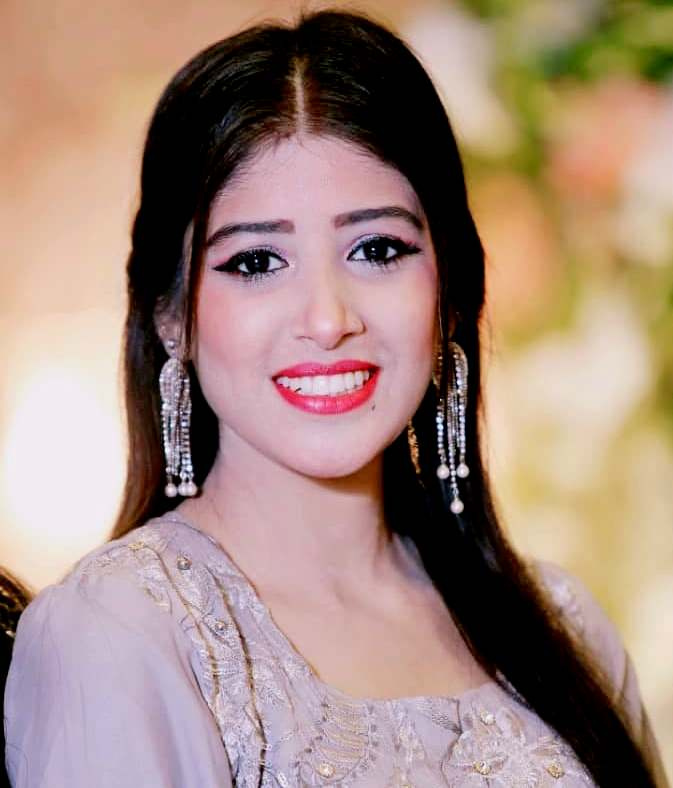 Maira Hashmi (pakistanilainen toimittaja) Ikä, poikaystävä, perhe, elämäkerta ja paljon muuta