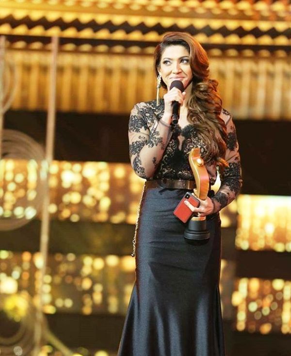 Sana Fakhar podczas nagród hum