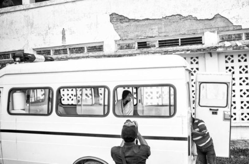 Irom Sharmila wird in ein Krankenhaus im Gefängnis gebracht
