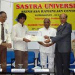 Akshay Venkatesh με το βραβείο SASTRA Ramanujan
