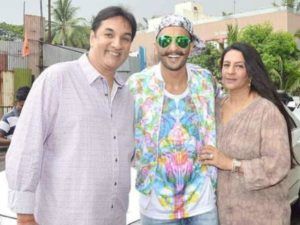 जुगजीत सिंह भावनानी अपनी पत्नी और अपने बेटे रणवीर के साथ