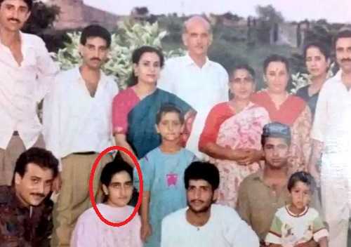 Girija Tickoo med sin familie