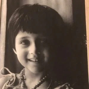  Svastika Mukherjee bērnībā