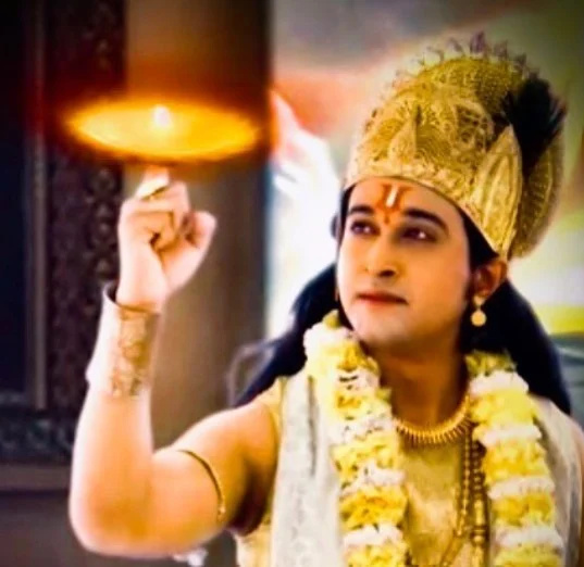   Sabyasachi Chowdhury sa isang still mula sa serial Om Namoh Shivaay bilang Lord Vishnu