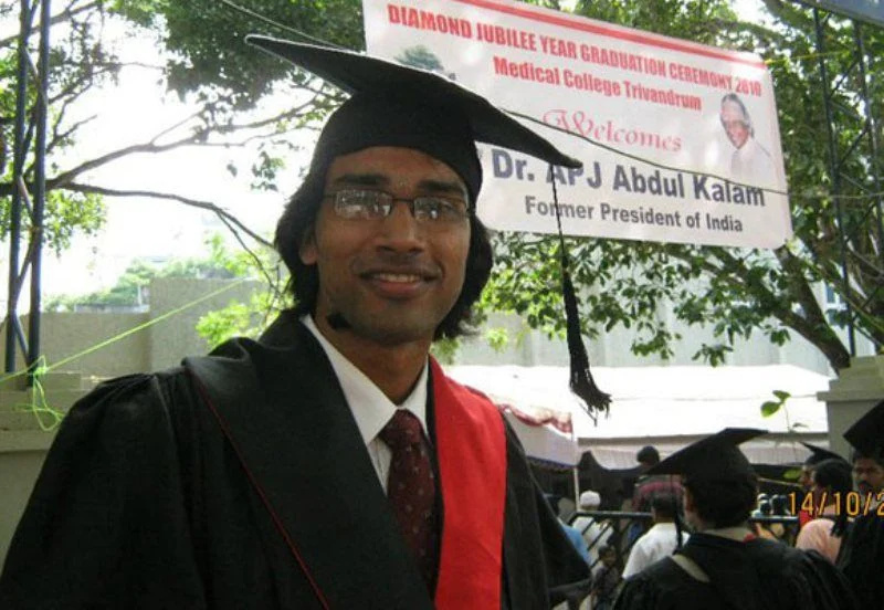   Шрирам Венкитараман при дипломирането си