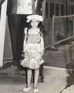   Hình ảnh thời thơ ấu của Hande Erçel