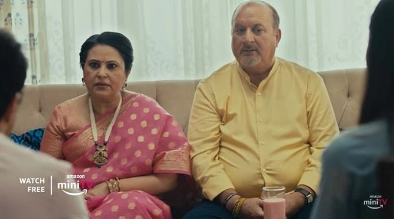   Neelu Kohli sa isang still mula sa 2022 mini TV series'Arranged