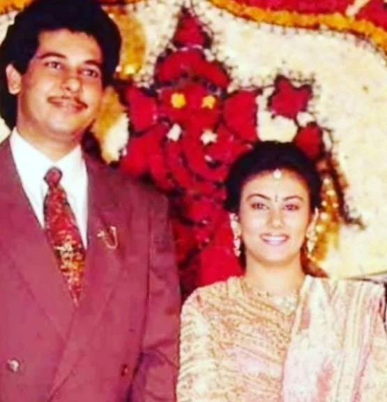   Deepika Chikhalia bersama suaminya