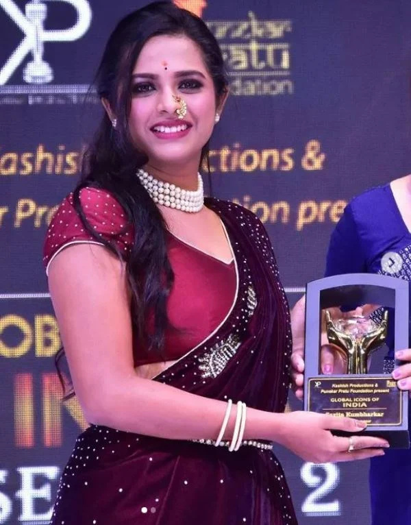   Amruta Dhongade deține premiul Global Icon of India (2021)
