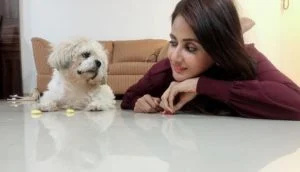   Parul Yadav กับสุนัขเลี้ยงของเธอ