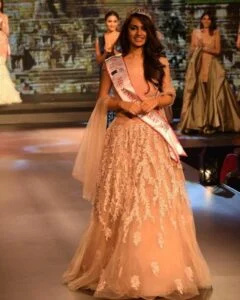   Anushka Luhar สวมมงกุฎ Femina Miss India Gujarat 2018