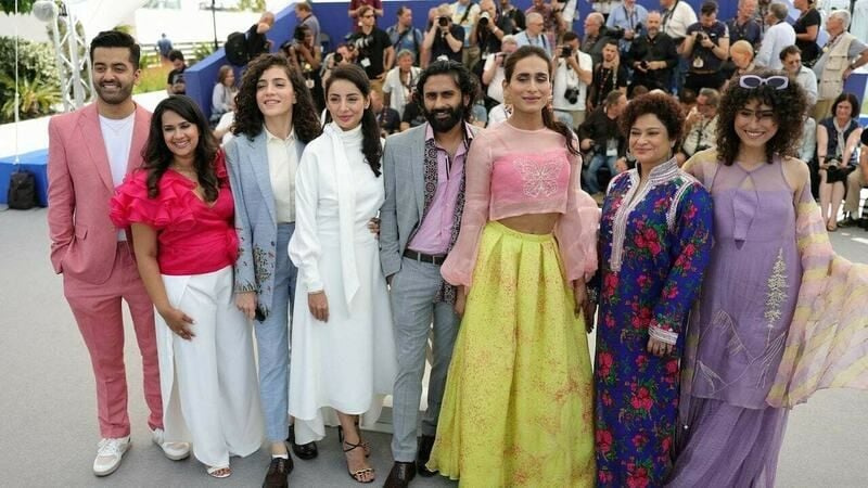   Từ trái sang, Joyland's director Saim Sadiq, producer Apoorva Charan, Rasti Farooq, Sarwat Gilani, Ali Junejo, Alina Khan, Sania Saeed, and Sana Jafri; picture from 75th annual Cannes Film Festival