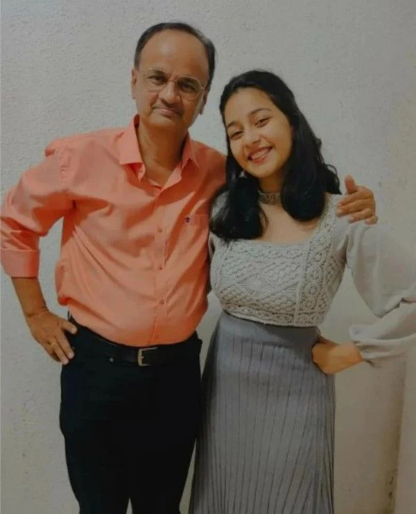   Rupal Nand avec son père