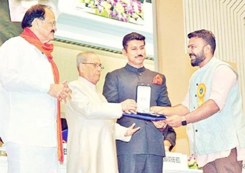   Tharun Bhascker nhận Giải thưởng Điện ảnh Quốc gia cho phim Telugu'Pelli Choopulu' in 2017